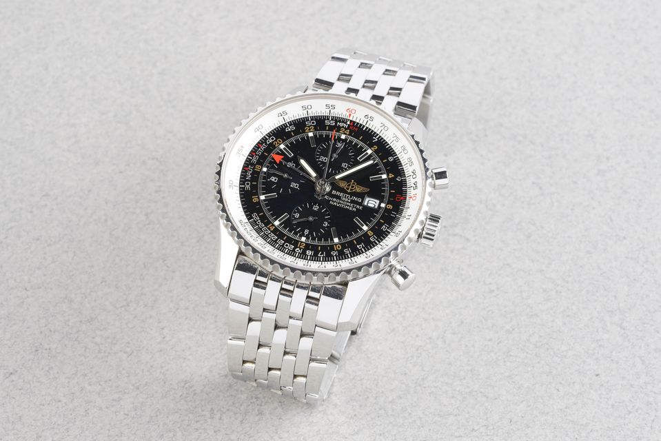 Breitling Navitimer Chronograph GMT 46 A24322 Image 2